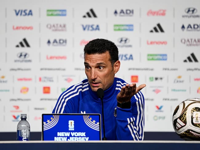 NEW YORK, NEW YORK - JULY 17: Lionel Scaloni, Head Coach of Argentina, speaks to the media during a press conference ahead of the FIFA World Cup 2026 Final at Fanatics Fest at Javits Center on July 17, 2026 in New York, New York. (Photo by Hannah Peters - FIFA/FIFA via Getty Images)
