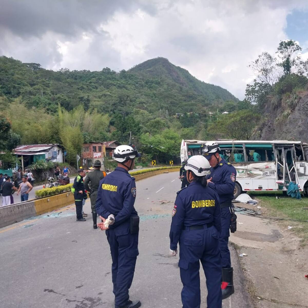 VIDEO | Grave accidente en vía Bogotá-La Vega: tres personas fallecidas y varios heridos