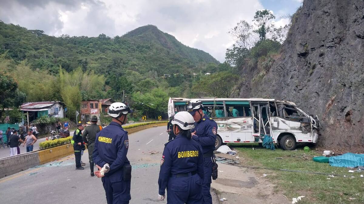 VIDEO | Grave accidente en vía Bogotá-La Vega: tres personas fallecidas y varios heridos