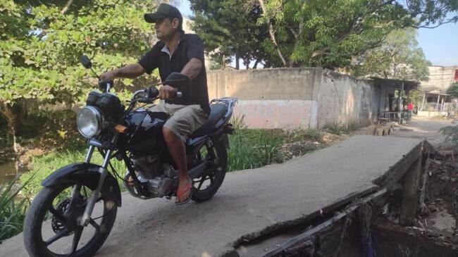 La comunidad expresó que son constantes los accidentes en esa deteriorada estructura