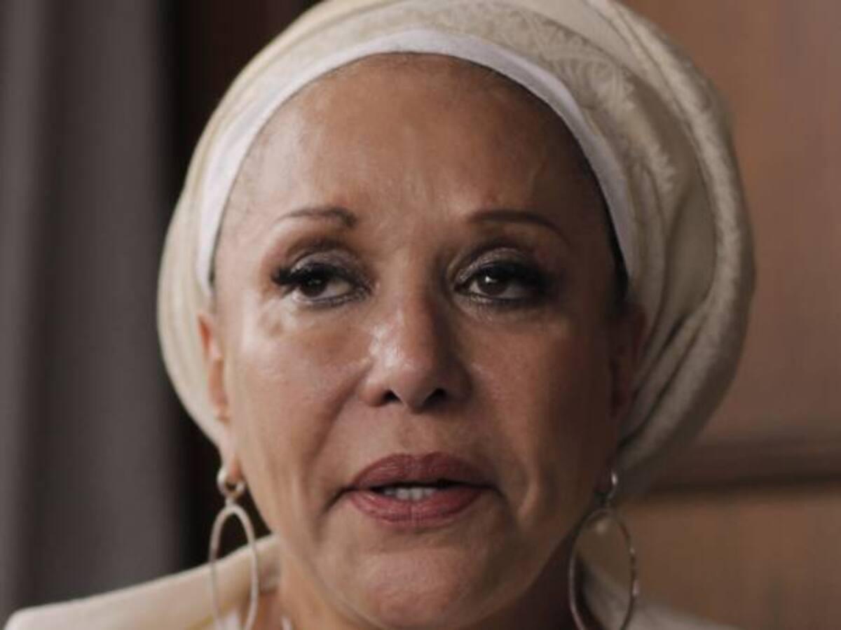 Piedad Córdoba le envío flores a Iván Márquez en el Congreso de las Farc