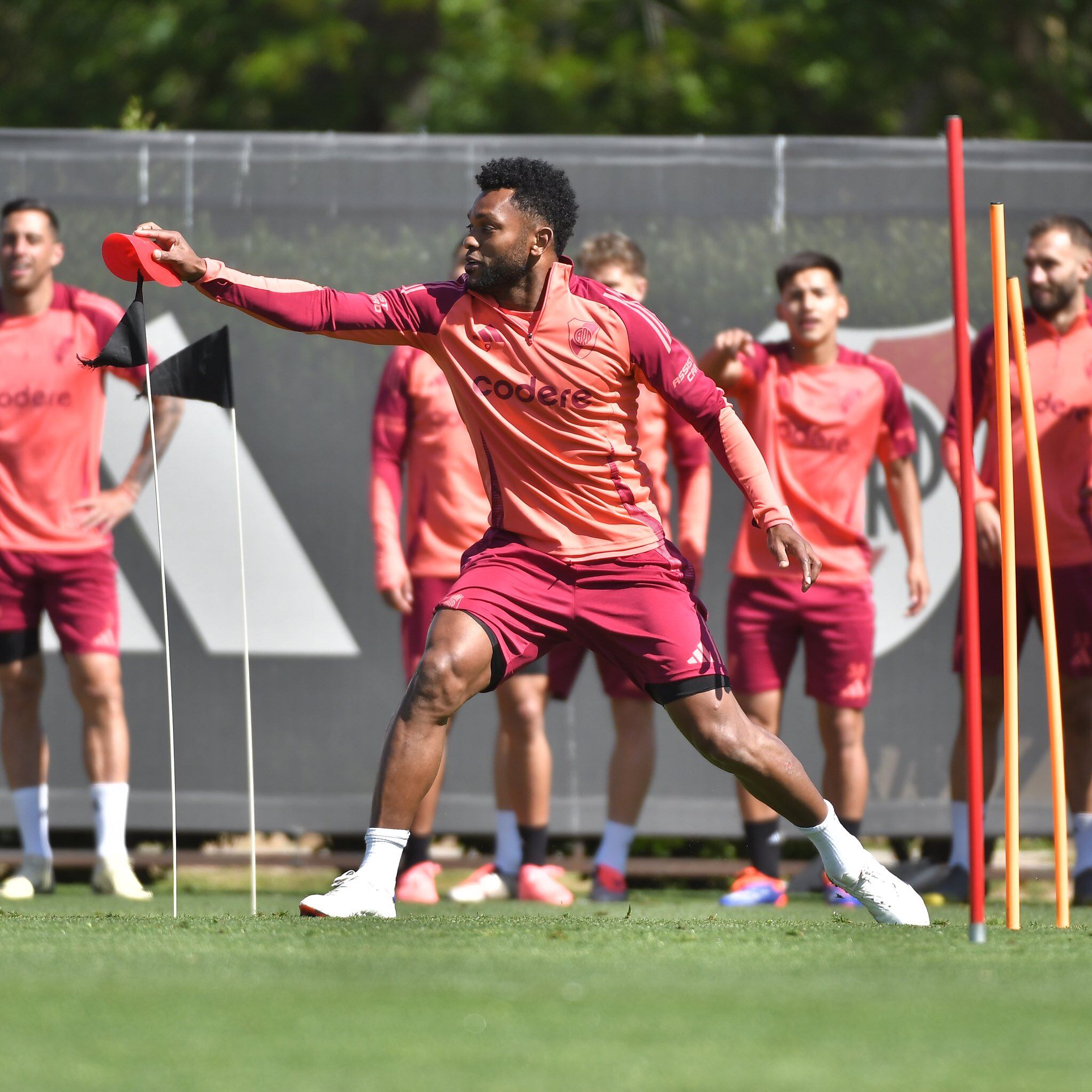 Miguel Borja en entrenamiento con River Plate/ @RiverPlate