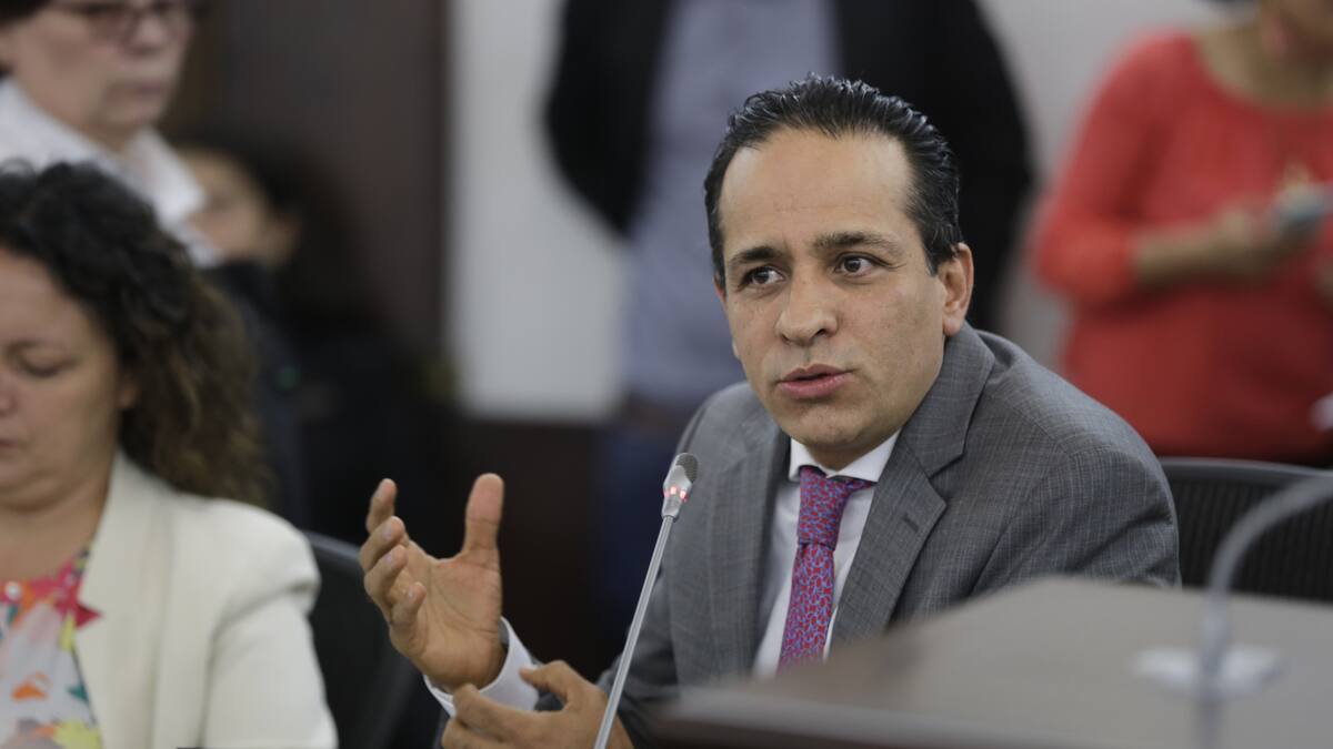 “Ningún proyecto se congela”, senador Alexander López tras reunión con presidente Petro
