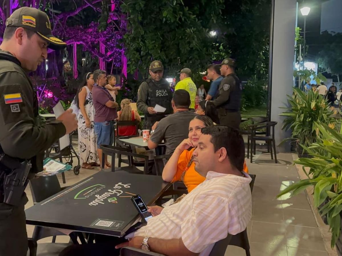 Policía Nacional intensifica campaña contra la extorsión en el sector comercial de Sucre