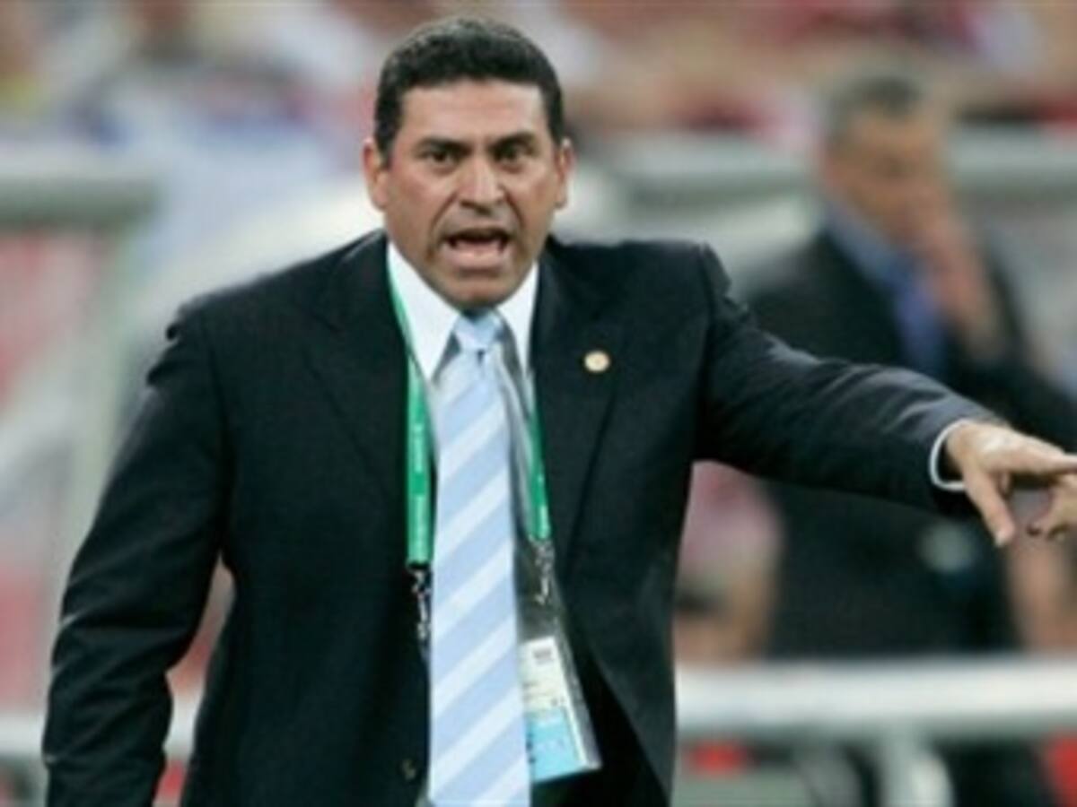 Luis Fernando Suárez se aleja de la Federación Boliviana de Fútbol