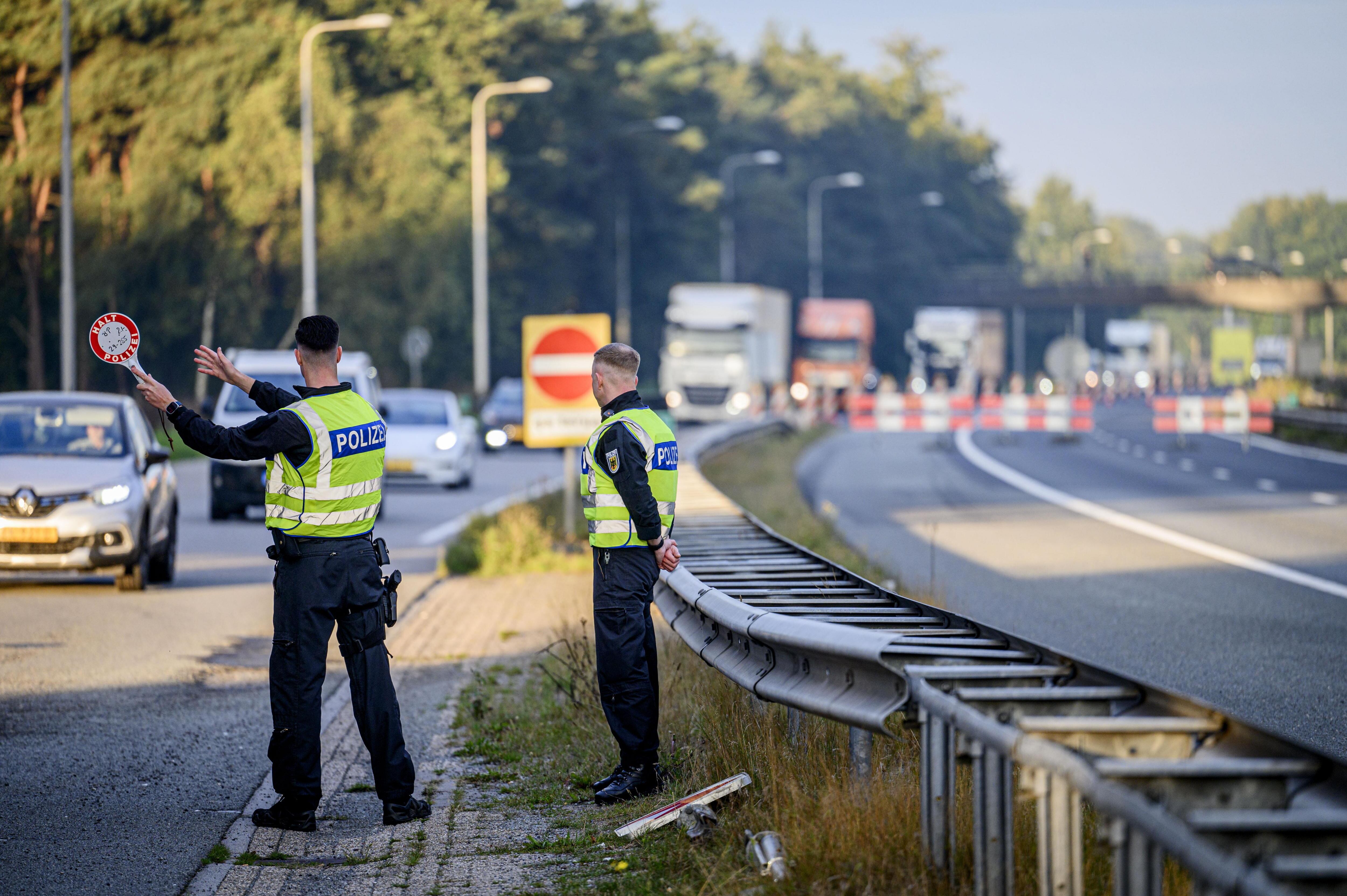 A partir de hoy se pone en marcha los controles aleatorios de las fronteras con Alemania. ( Foto: EFE )