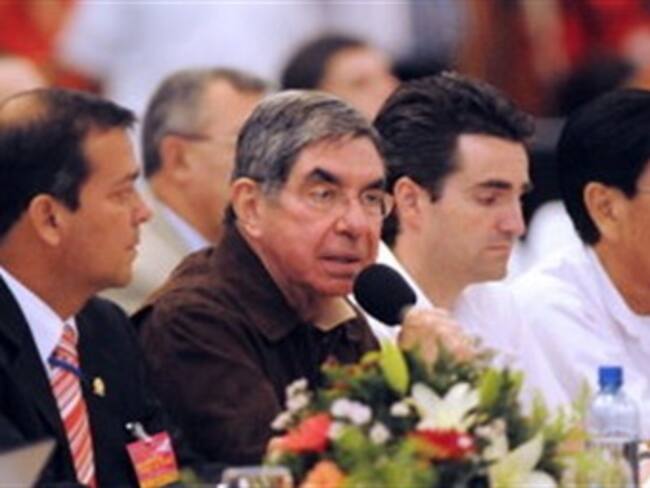 Delegaciones hondureñas debaten propuesta de Arias