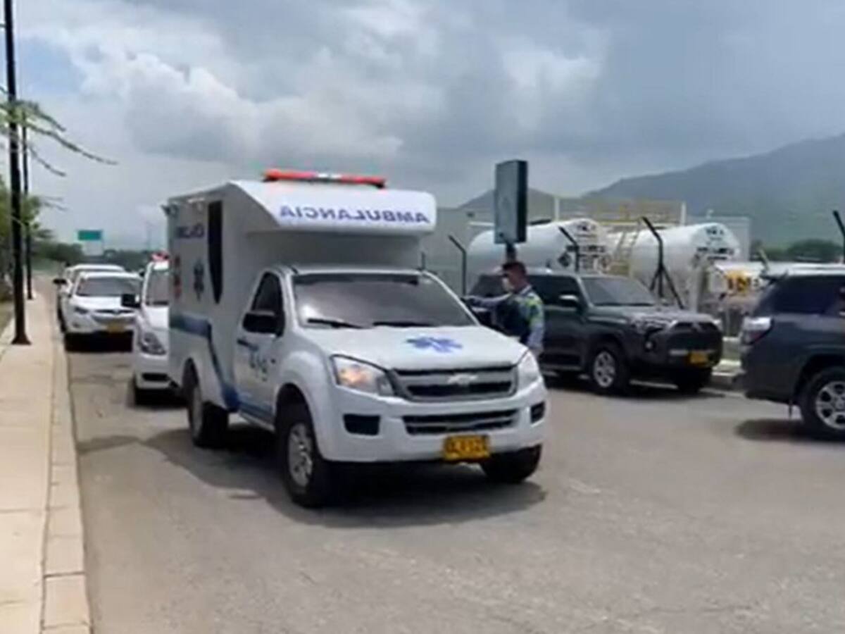Trasladan vía aérea hacia Bogotá a 10 quemados por explosión de camión