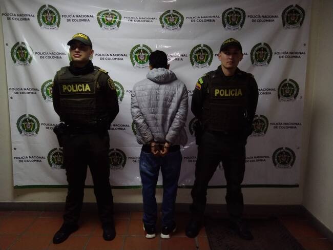 Presenta heridas en el rostro ocasionadas presuntamente por golpes propiciados.