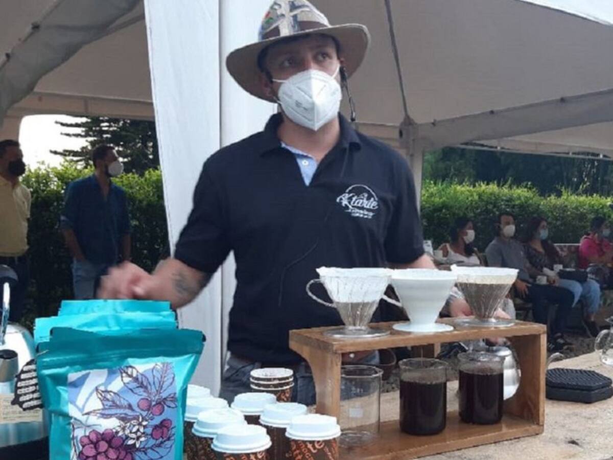 Récord de consumo de 2.000 tazas de café en Calarcá, Quindío