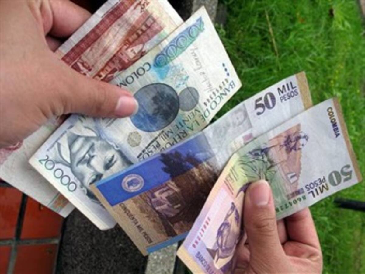 Empresarios y trabajadores buscan unificar propuesta para incremento del salario mínimo en 2012