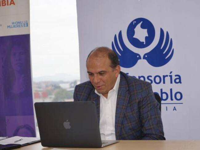 Defensor Carlos Camargo responde a denuncia sobre elección de funcionarios