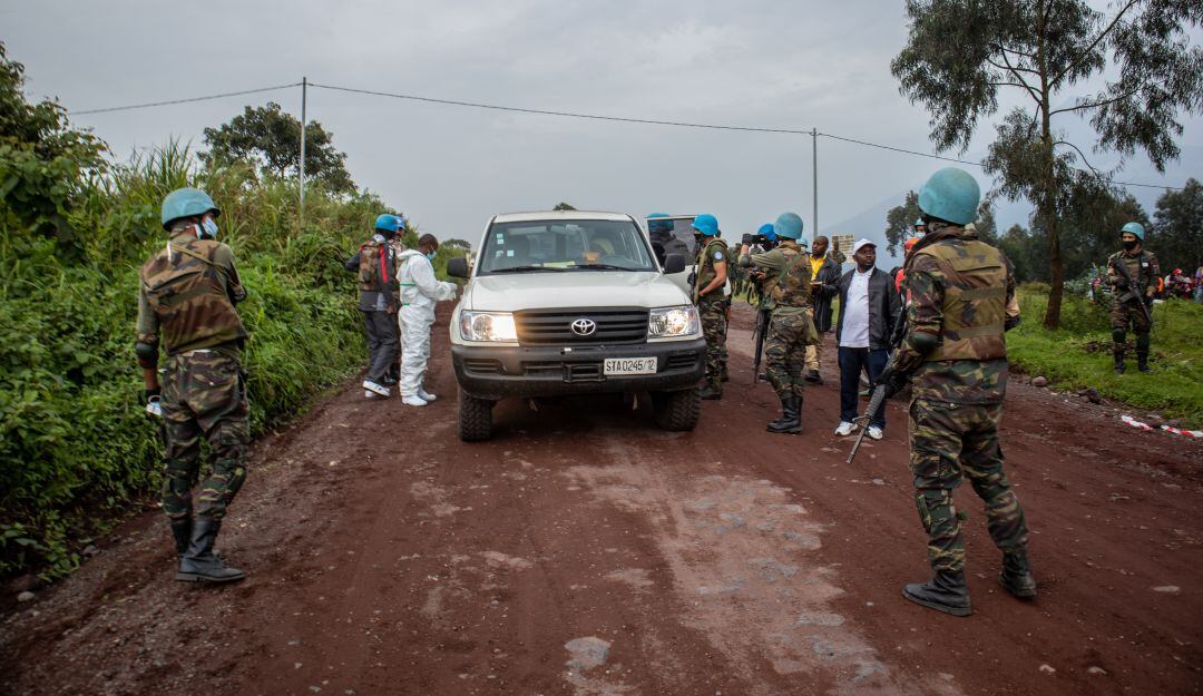 Fuerzas armadas del Congo y miembros de los Cascos Azules de la ONU militarizan la zona de la emboscada que resultó en la muerte del embajador italiano, Luca Attanasio.