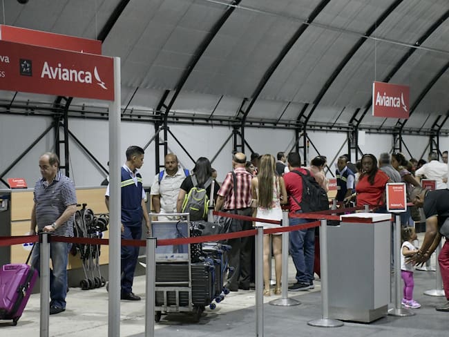 Más de 9.000 pasajeros afectados por cancelación de vuelos, reportó Avianca este miércoles