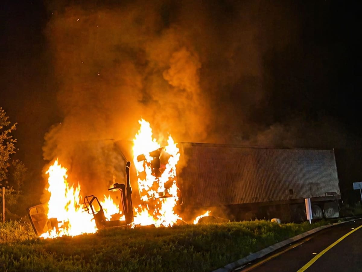 Incineran vehículo de carga en la Ruta 45 y combates dejan un cabecilla neutralizado en La Plata