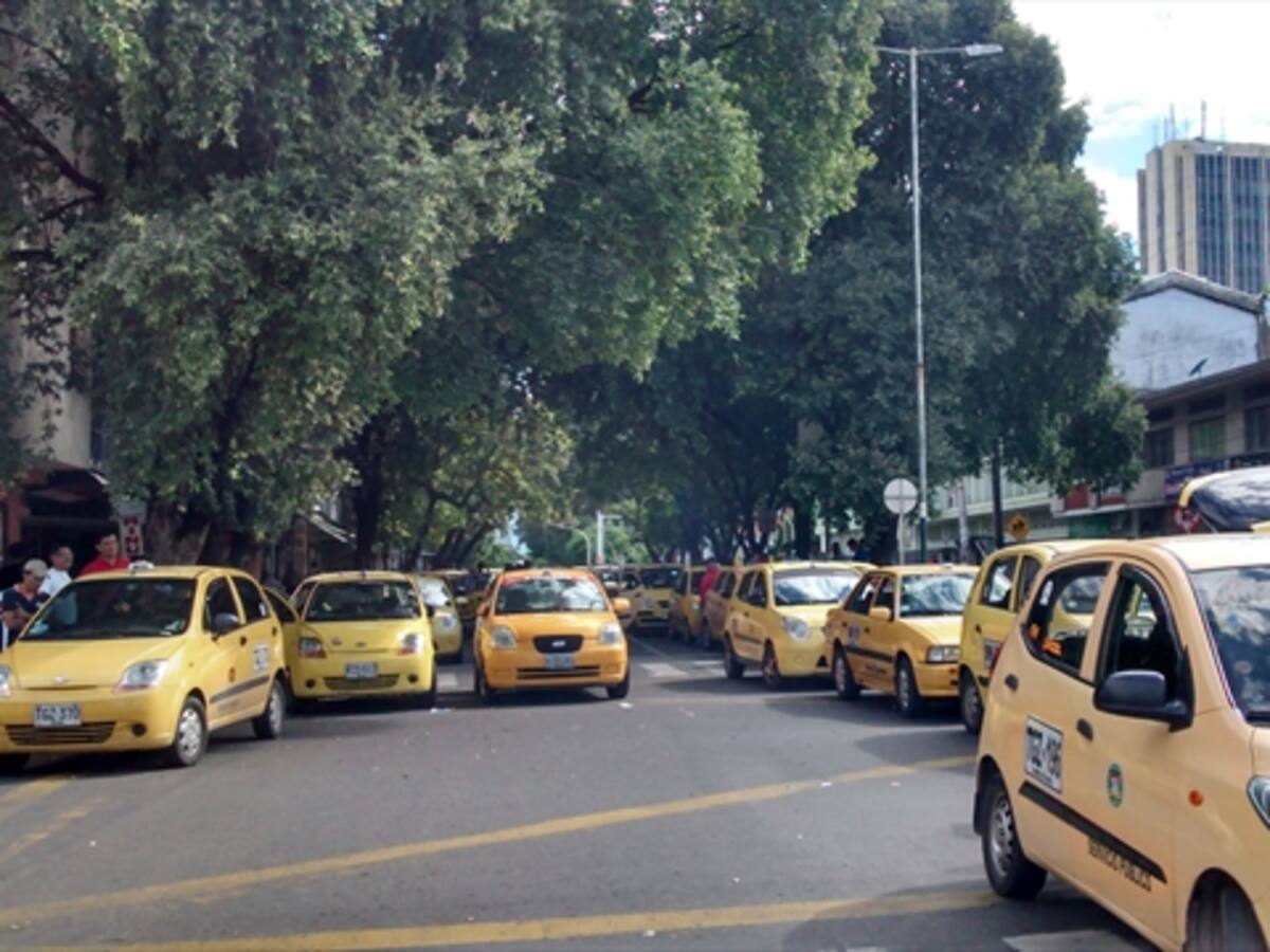 Caos vehicular en Neiva por manifestaciones de taxistas