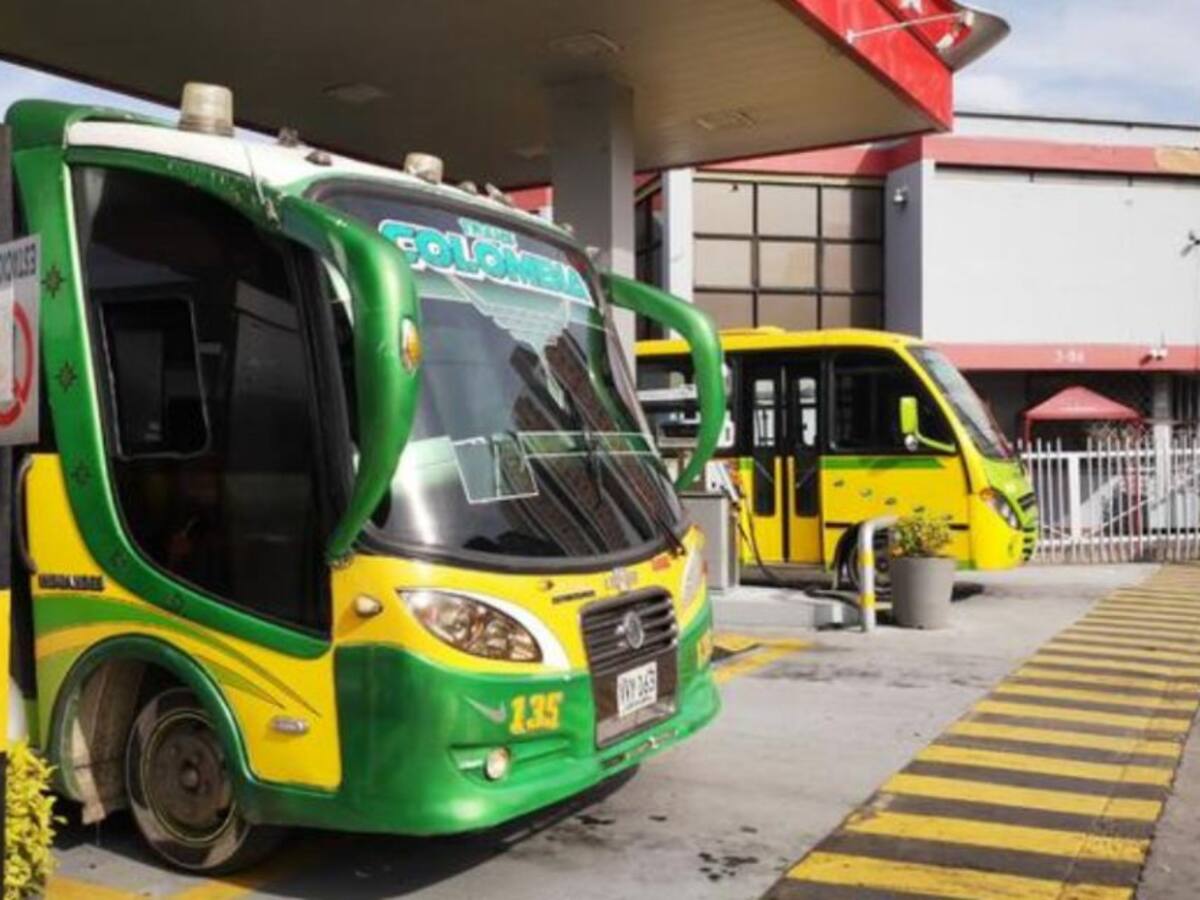 Tarifas del transporte público suben $100 para 2022