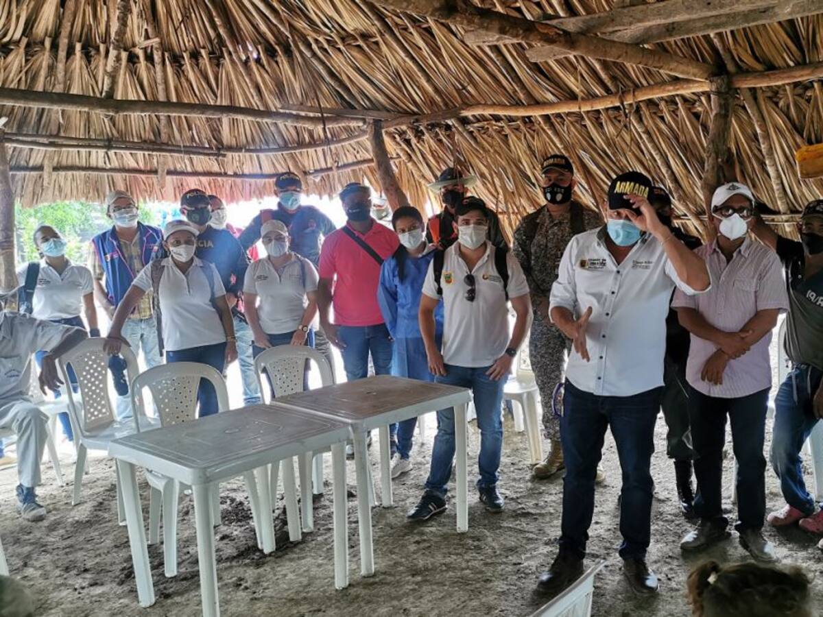 Armada acompaña retorno de familias desplazadas de Caño Negro