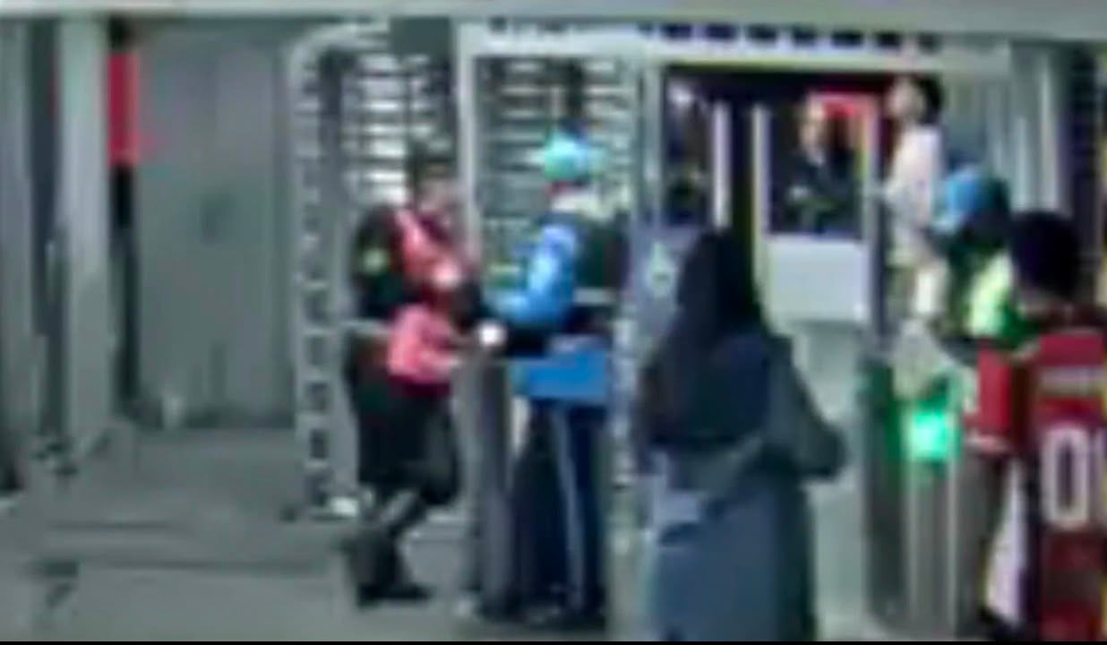 Agresión a guarda de seguridad en TransMilenio