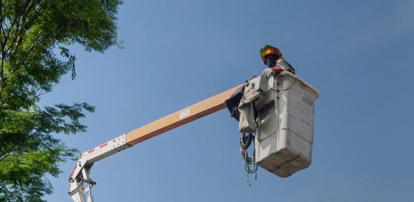 EPM informó que la suspensión del servicio obedece a las labores de mantenimiento de las redes eléctricas. Foto: EPM.