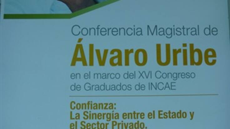 En medio de polémica por asilo, Uribe visitará Panamá