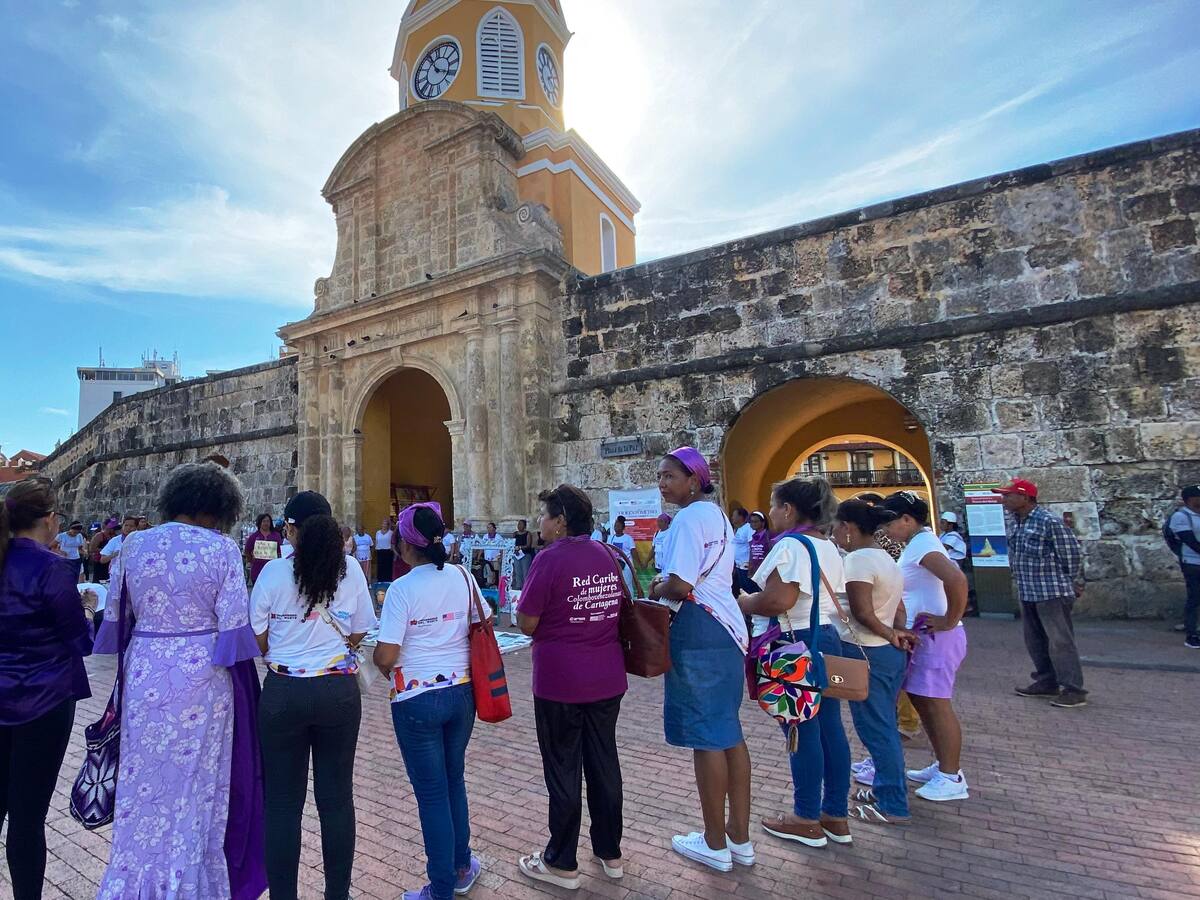 Mujeres cartageneras lideran el proyecto “Más allá de las banderas somos mujeres”
