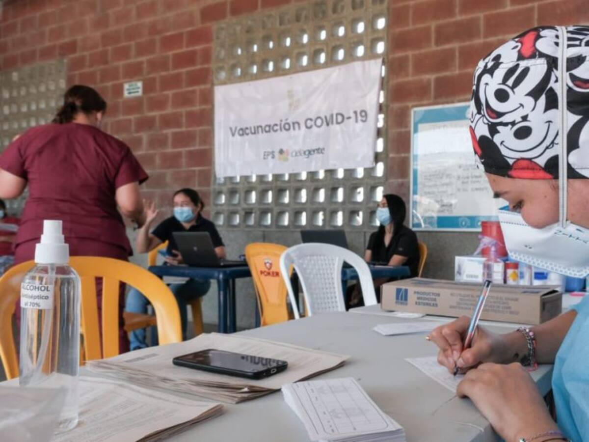 No hay vacunas todavía para vacunar a mayores de 30 años