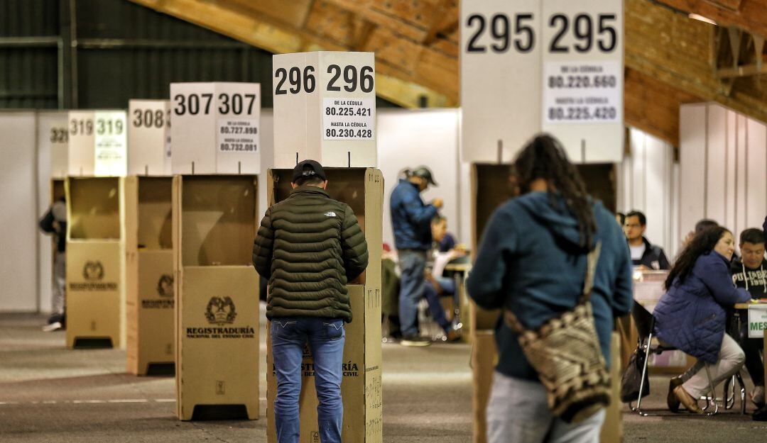 Proyecto que permite ser congresista desde los 18 años pasó a tercer debate