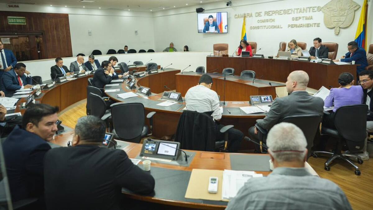 Comisión de Acusaciones cita a funcionarios cercanos a Petro por financiación de campaña