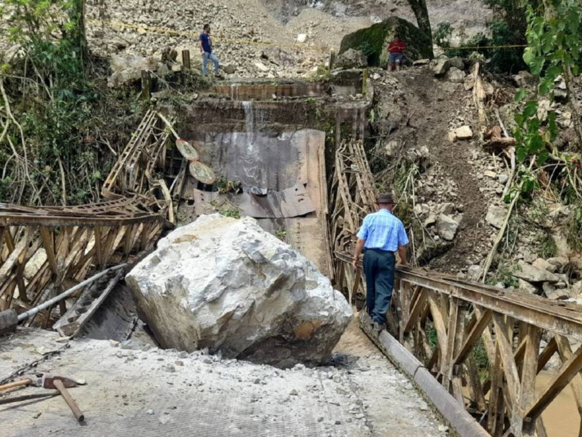Colapsó puente 'Las Señoritas' en el sur del Tolima
