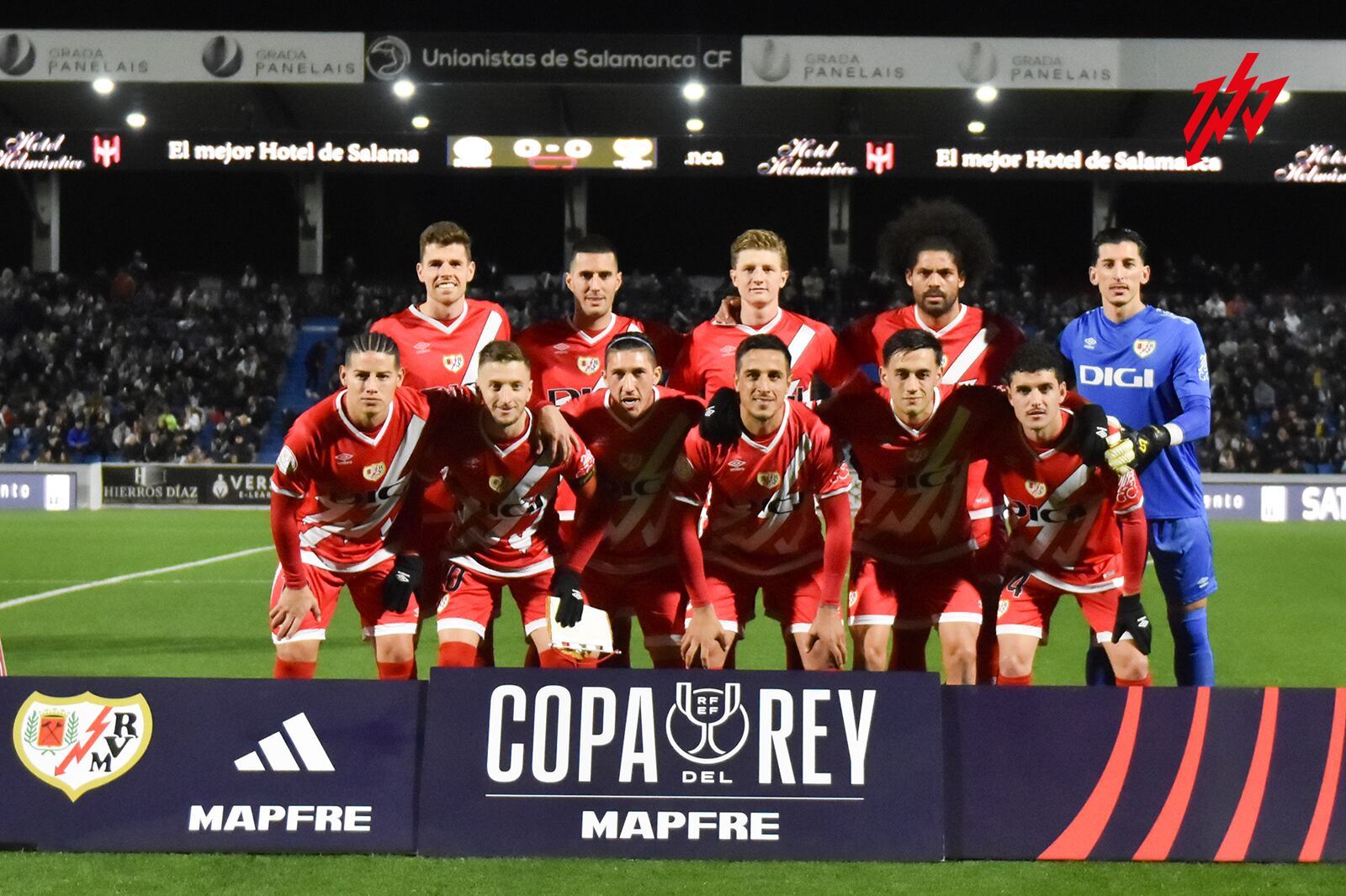 James Rodríguez en el once titular del Rayo Vallecano ante Unionistas / Rayo Vallecano.