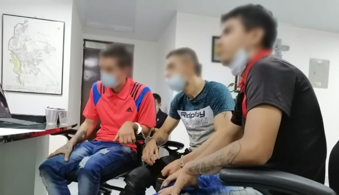La banda delincuencial estaba dedicada al tráfico de estupefacientes y estaría implicada en tres homicidios más.