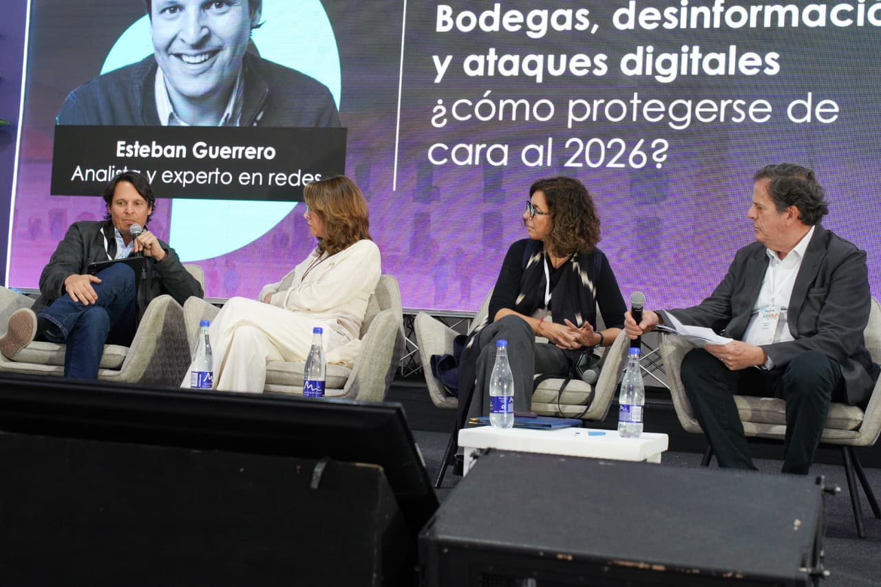 Expertos hablan sobre desinformación y ataque digitales en el Festival de las Ideas. | Caracol Radio