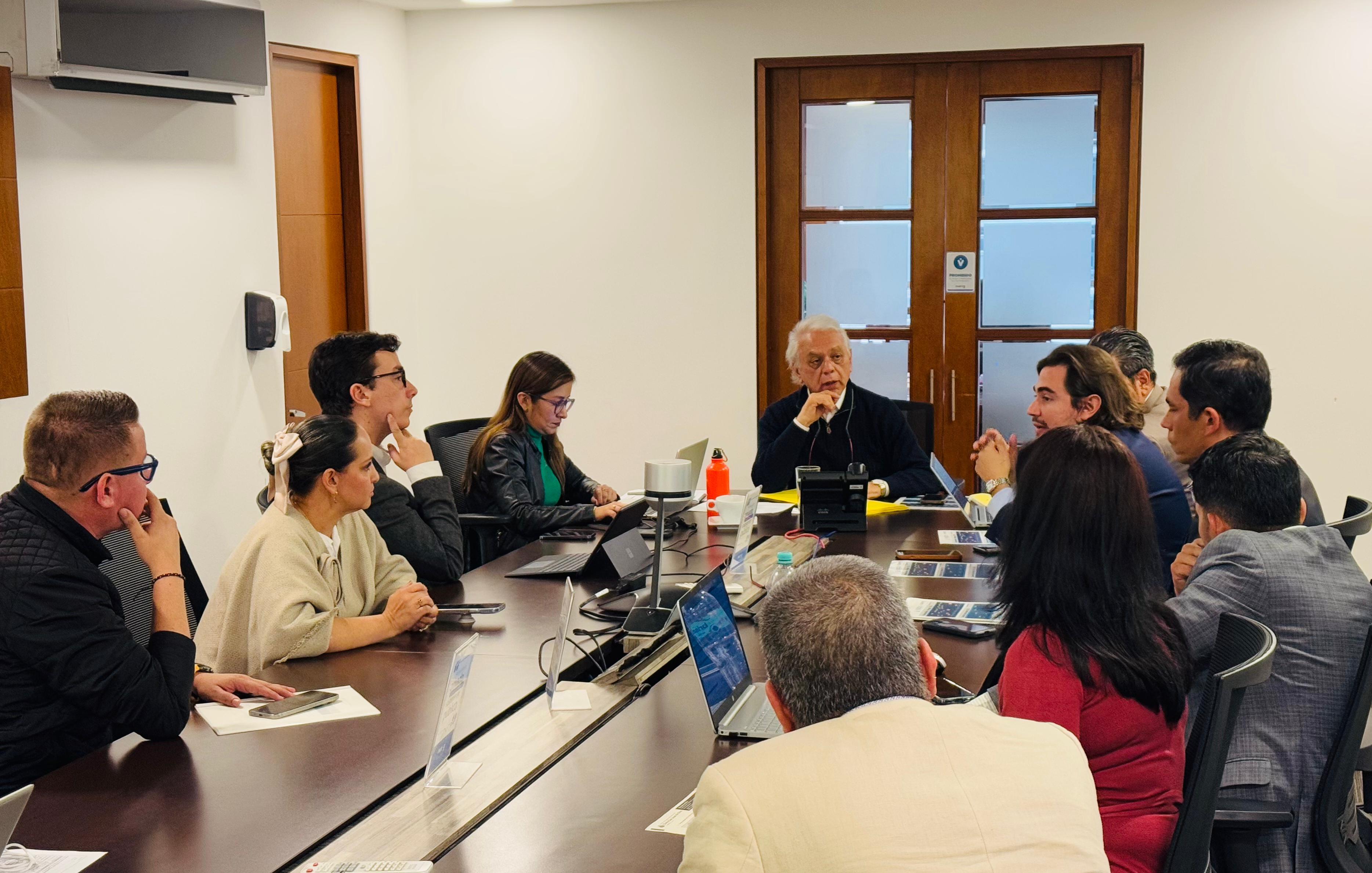 Fotografía suministrada de la reunión en la cual se llegaron a acuerdos de pago con Nueva EPS