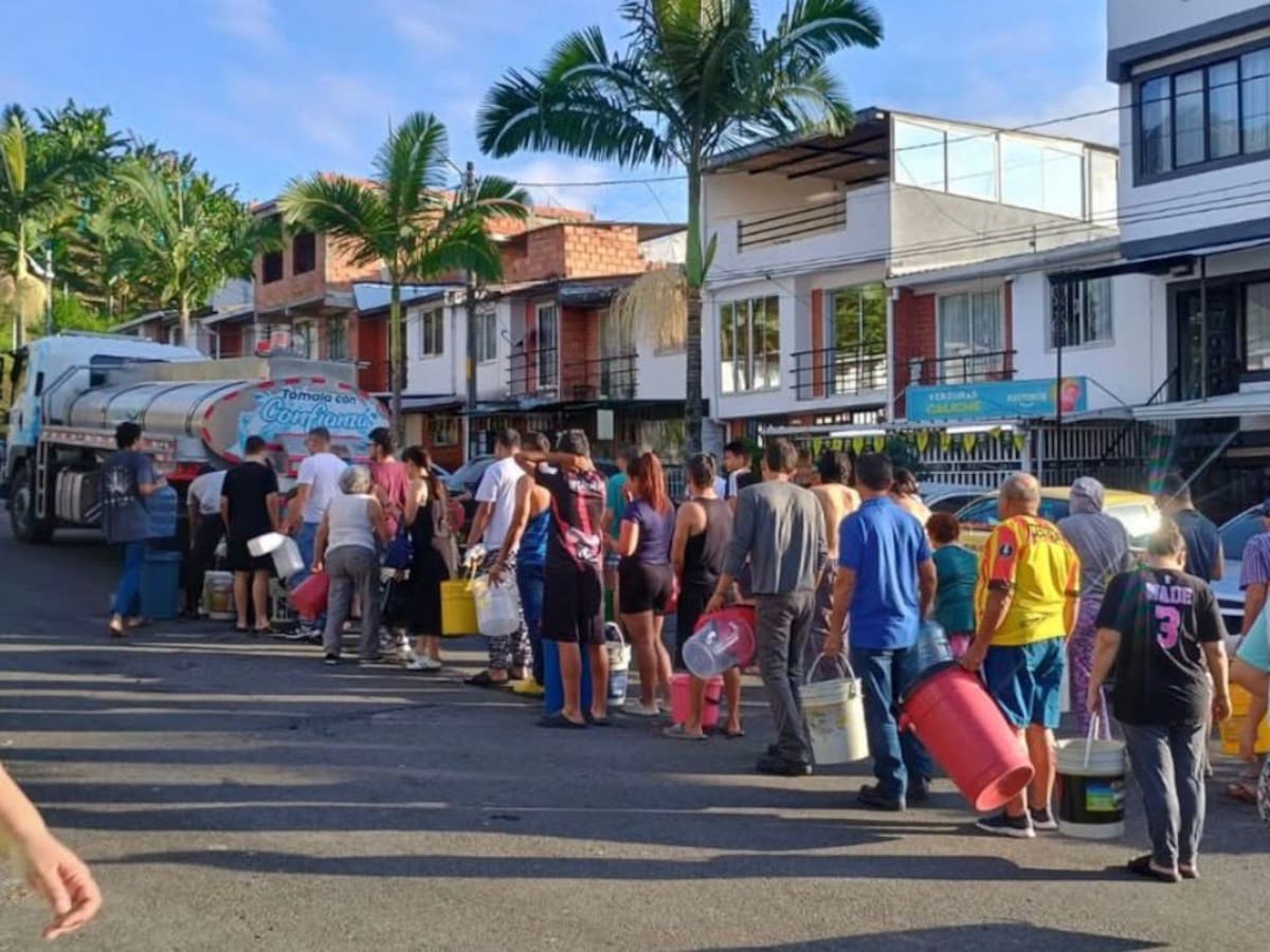 En Pereira, más de 30 mil personas siguen sin agua en la comuna del Café por el daño de una tubería