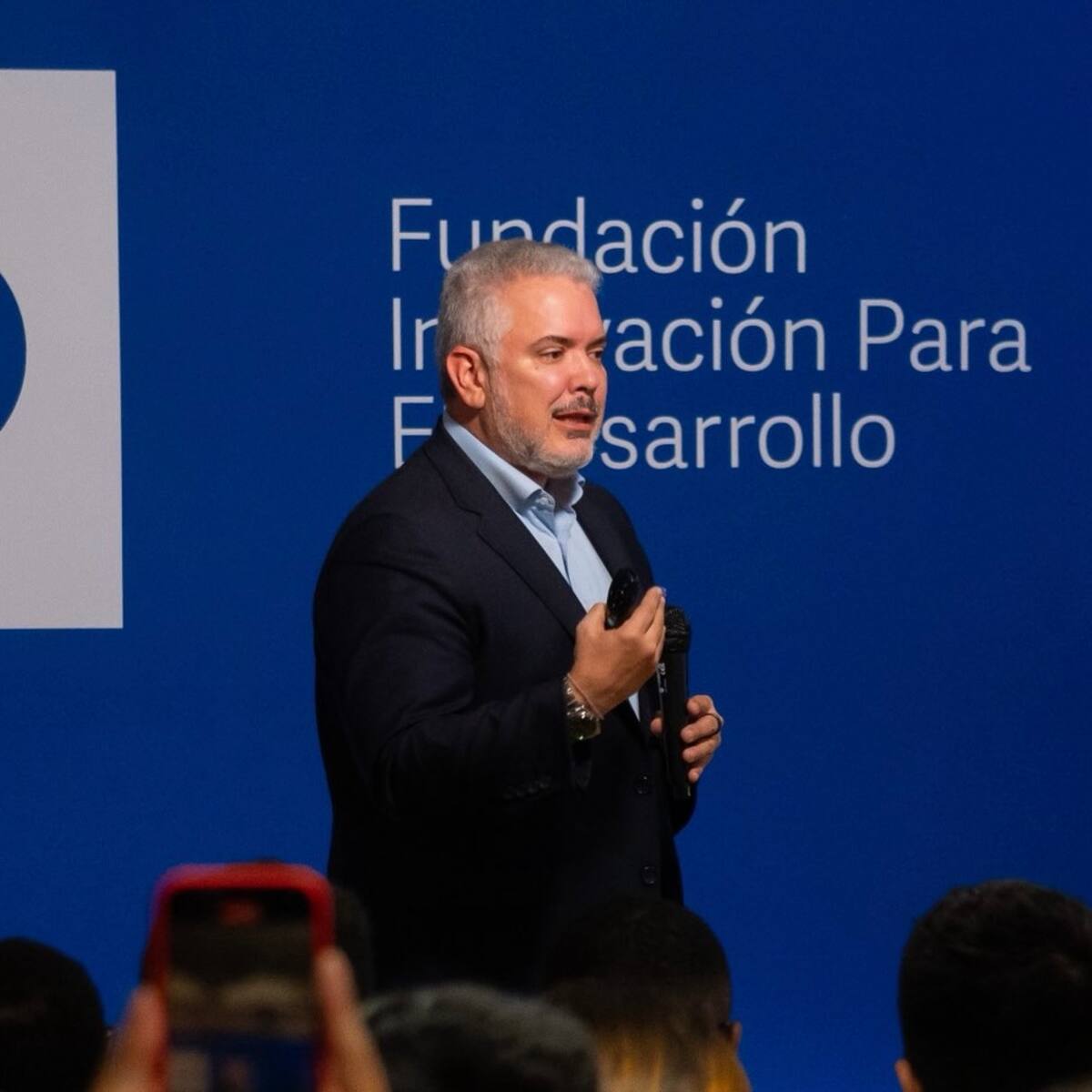 “Deje la cobardía”: expresidente Iván Duque pidió a Iván Cepeda que asista a debates presidenciales