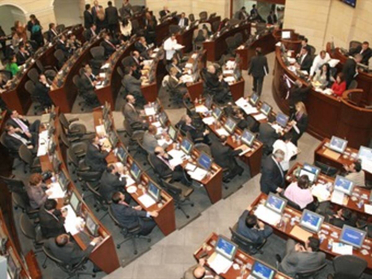 Congreso pide al Gobierno divulgar pronto los textos de las reformas prioritarias