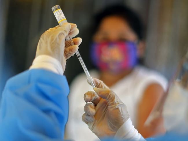 Tunja vacunó contra Covid a 1.072 trabajadores de salud este fin de semana
