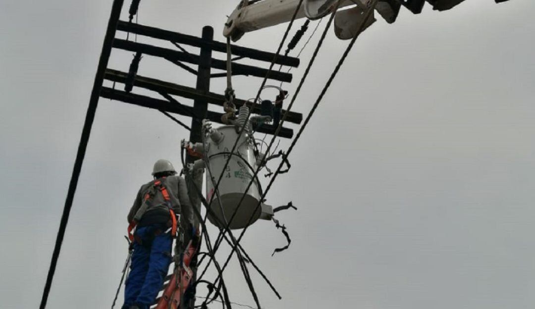 La empresa Celsía dio a conocer que a las 11:29 de la noche hubo una falla en la subestación Mirolindo. 
