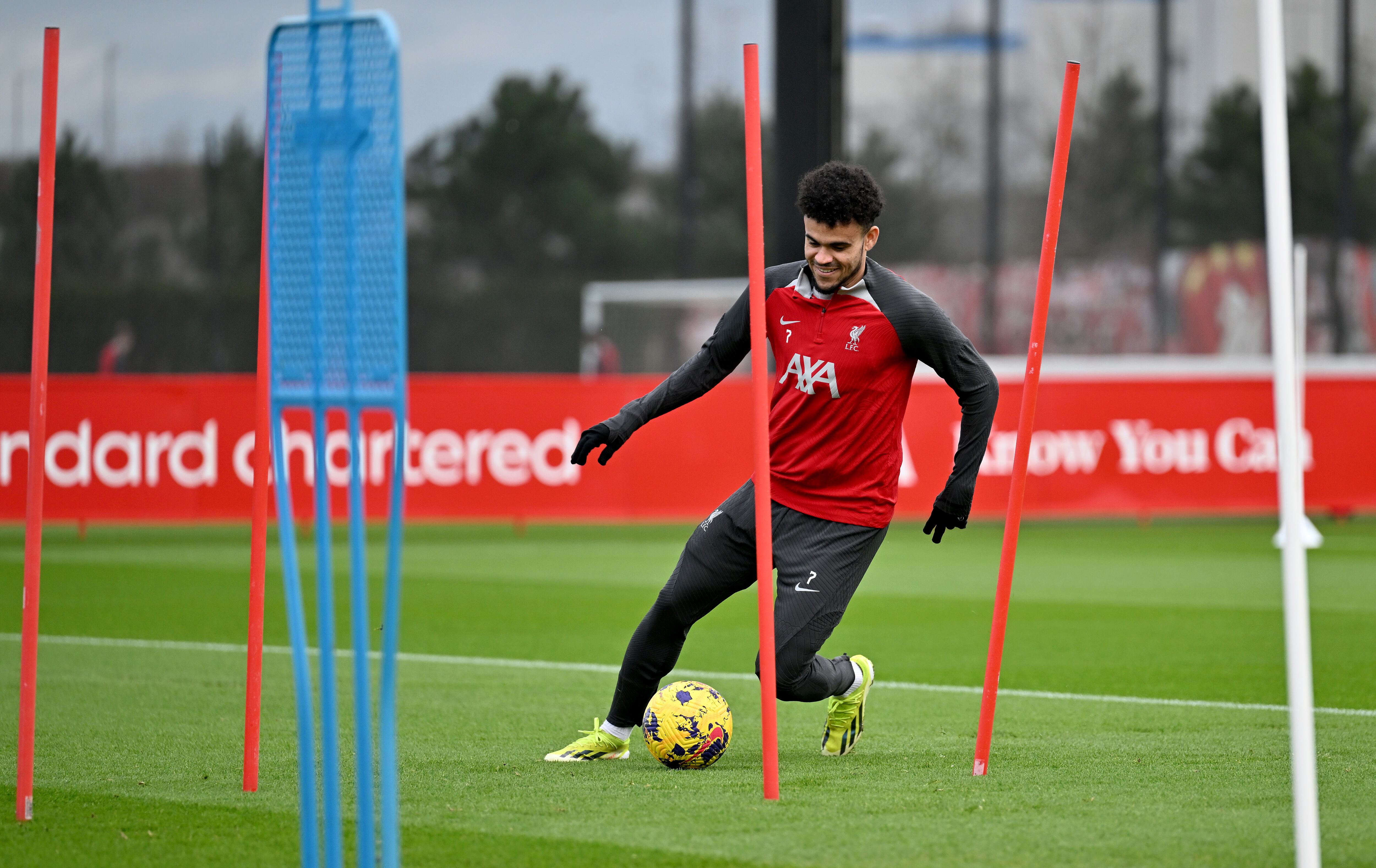 Luis Díaz en los entrenamientos con el Liverpool. (Photo by Andrew Powell/Liverpool FC via Getty Images)