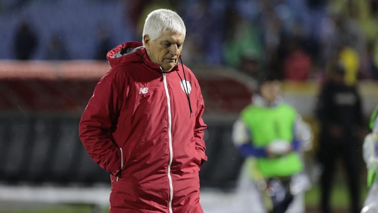 "Comesaña lleva 50 años en el fútbol, tiene derecho a trabajar": J. Páez