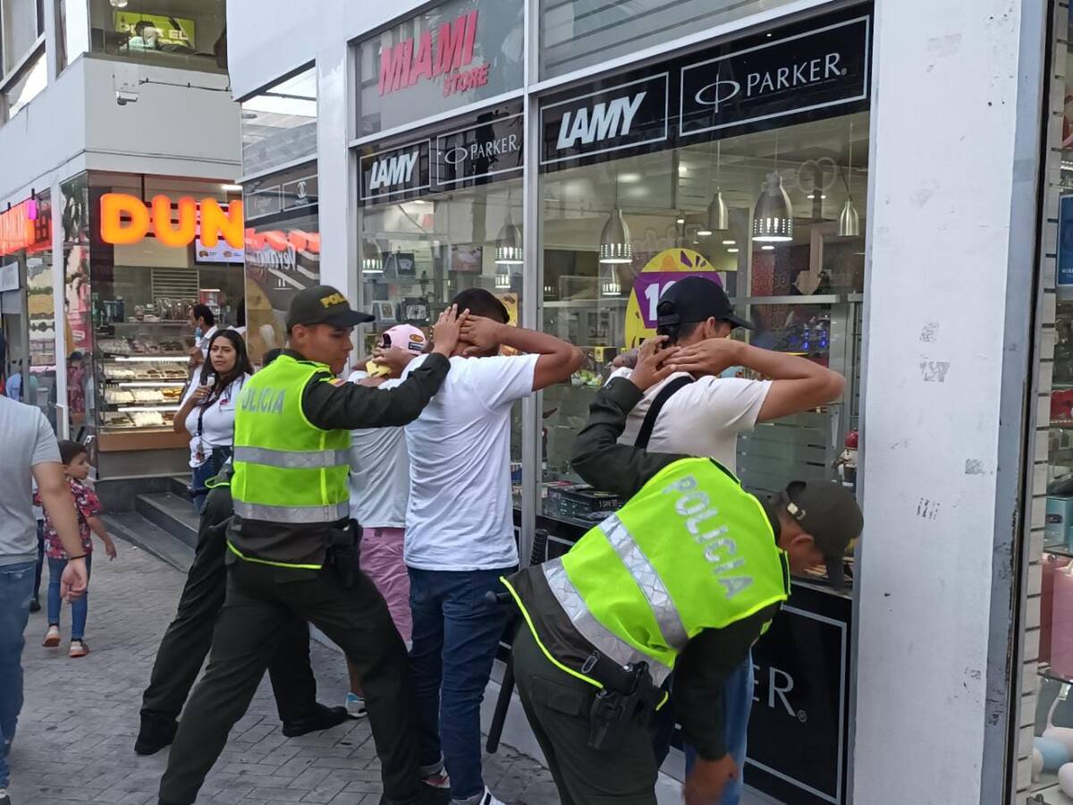 Policía activó plan de seguridad de compras navideñas en Ibagué