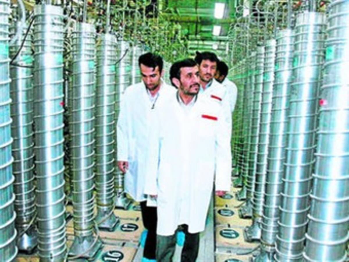 Irán anuncia que moderniza y acelera el enriquecimiento de uranio