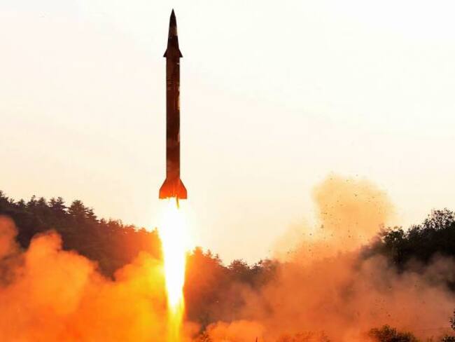 Corea del Norte publicó un video del lanzamiento de misil que sobrevoló Japón