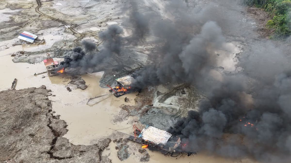 Operación militar acaba con 81 máquinas de minería ilegal en el Chocó