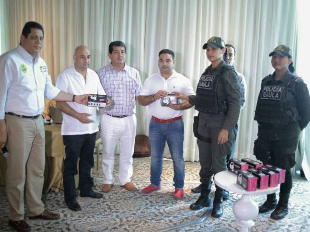 Distrito entrega Avanteles a comerciantes de Cartagena