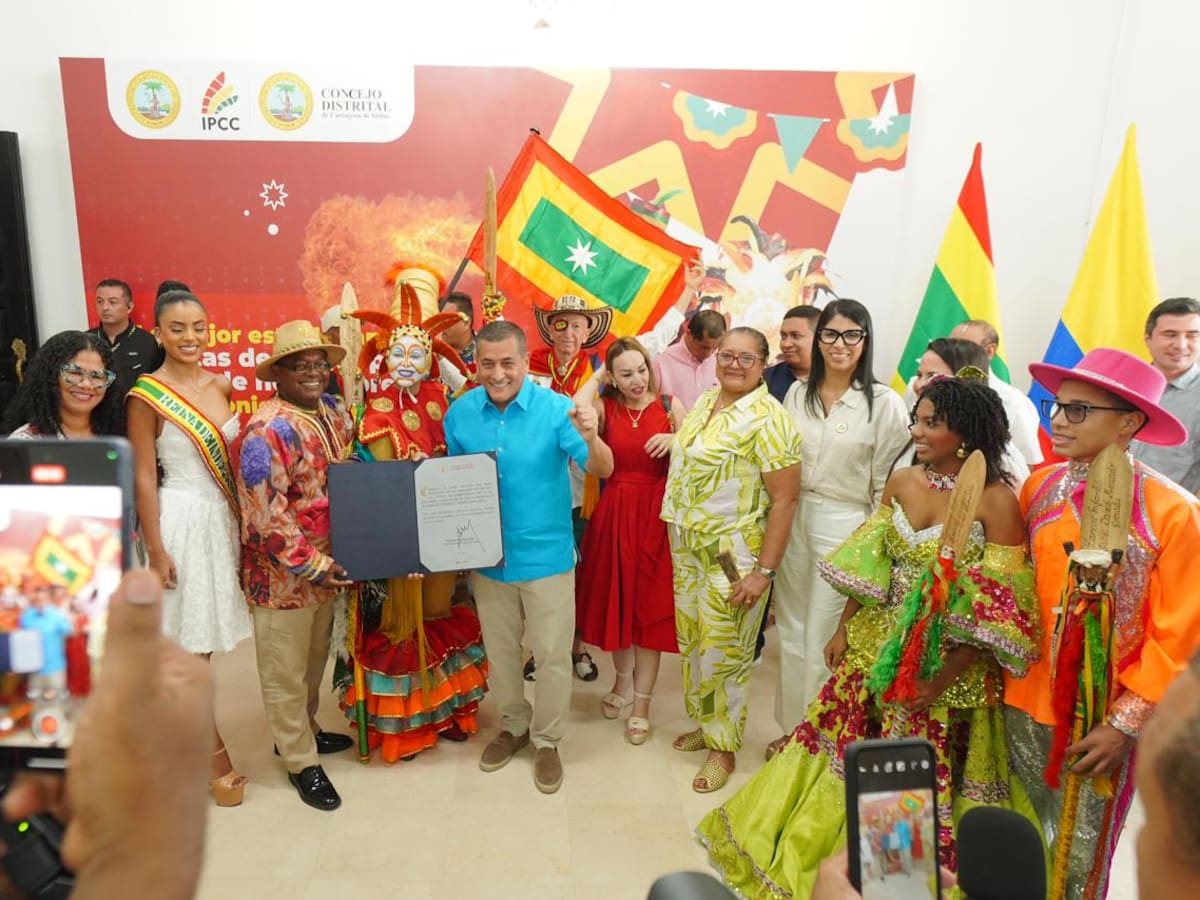 Sancionan acuerdo que declara las Fiestas del 11 de Noviembre como Patrimonio de Cartagena