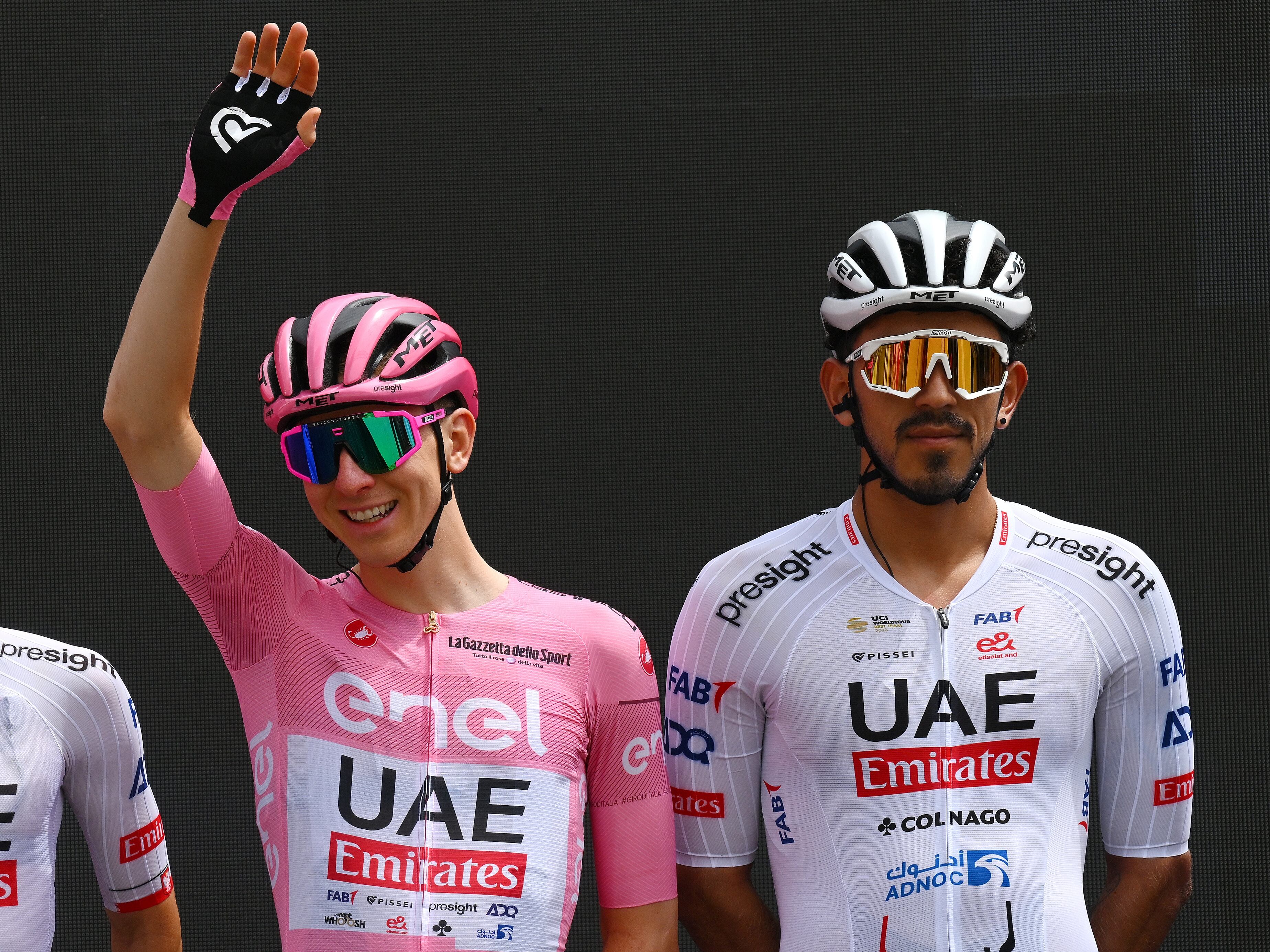 Tadej Pogacar y Juan Sebastián Molano, compañeros de equipo en el UAE Team Emirates. (Photo by Tim de Waele/Getty Images)