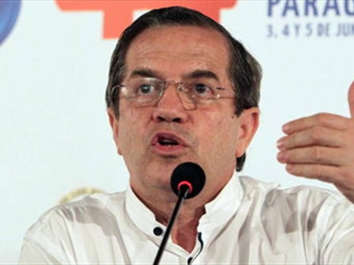 Ecuador reitera disposición a ser sede de diálogos de paz con el ELN