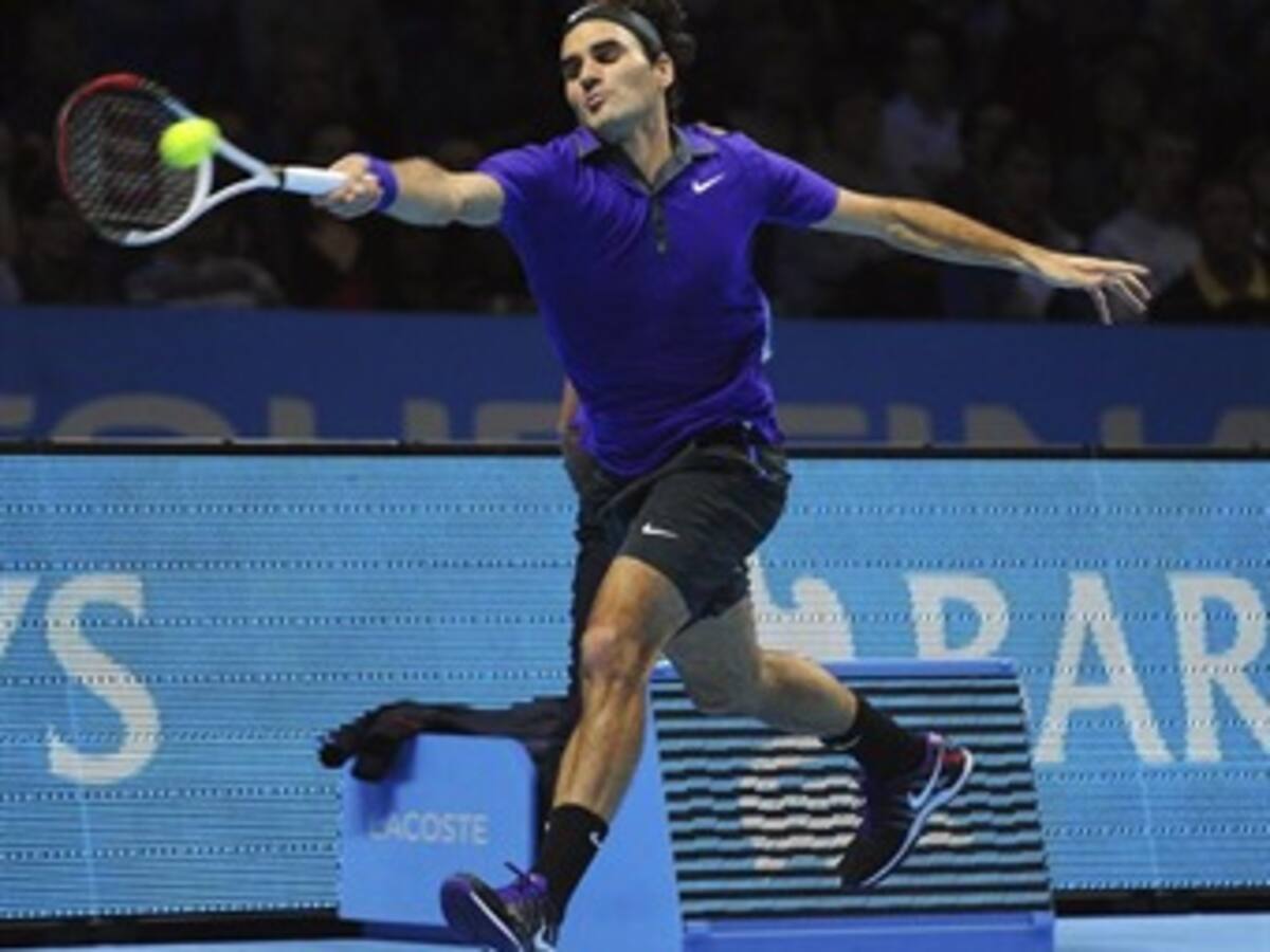 Federer pasó a semifinales de la Copa de Maestros con el triunfo sobre David Ferrer